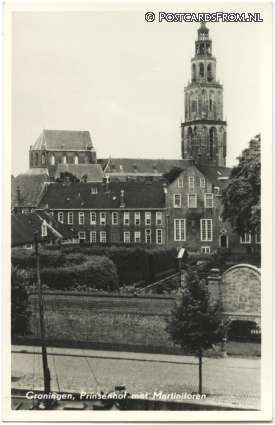 ansichtkaart: Groningen, Prinsenhof met Martinitoren