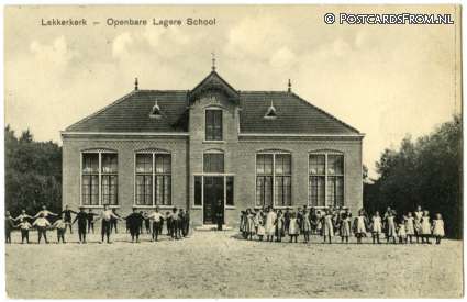 ansichtkaart: Lekkerkerk, Openbare Lagere School