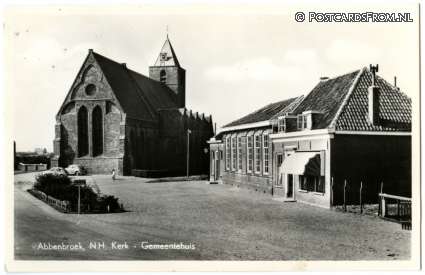 ansichtkaart: Abbenbroek, N.H. Kerk - Gemeentehuis