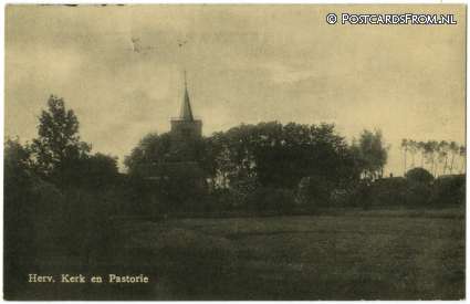 ansichtkaart: Almkerk, Herv. Kerk en Pastorie