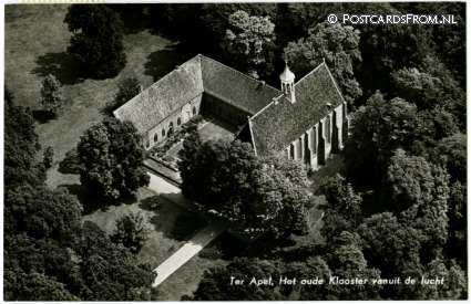 ansichtkaart: Ter Apel, Het oude Klooster vanuit de lucht