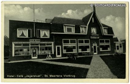 ansichtkaart: Sint Maartensvlotbrug, Hotel-Cafe 'Jagerlust'. A. Homan