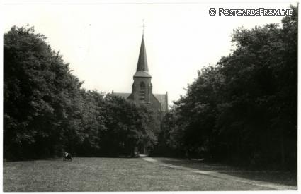 ansichtkaart: Tuitjenhorn, R.K. Kerk