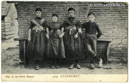 ansichtkaart: Staphorst, Jong Staphorst