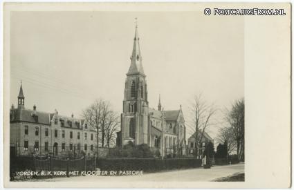 ansichtkaart: Vorden, R.K. Kerk met Klooster en Pastorie