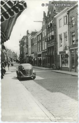 ansichtkaart: Gorinchem, Gasthuisstraat met Museum