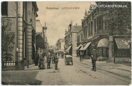 ansichtkaart: Apeldoorn, Dorpstraat