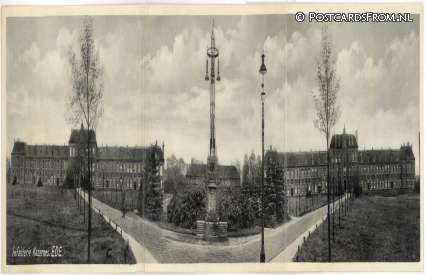 ansichtkaart: Ede, Infanterie Kazernes. Panorama op 3 kaarten