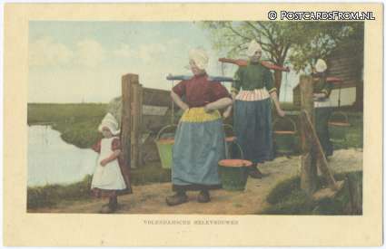 ansichtkaart: Volendam, Volendamsche Melkvrouwen