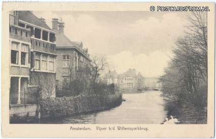 ansichtkaart: Amsterdam, Vijver b.d. Willemsparkbrug
