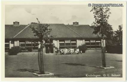 ansichtkaart: Kruiningen, O.L. School
