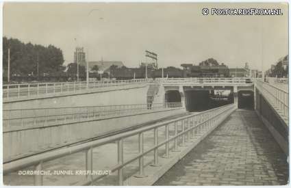 ansichtkaart: Dordrecht, Tunnel Krispijnzijde