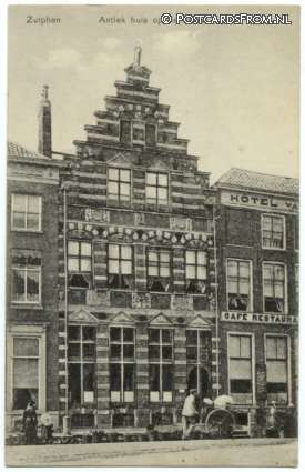 ansichtkaart: Zutphen, Antiek huis op de Markt