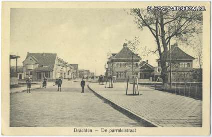 ansichtkaart: Drachten, De Parralelstraat