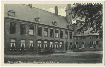 ansichtkaart: Middelburg, Abdij met Gouvernementsgebouw