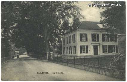 ansichtkaart: Ellecom, In 't dorp