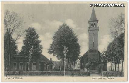 ansichtkaart: Valthermond, Herv. Kerk en Pastorie