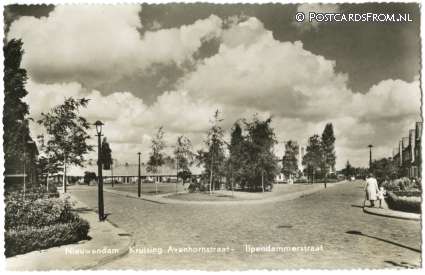 ansichtkaart: Nieuwendam, Kruising Avenhornstraat - Ilpendammerstraat