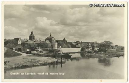 ansichtkaart: Leerdam, Gezicht op Leerdam, vanaf de nieuwe brug