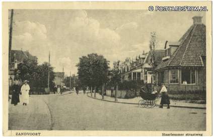 ansichtkaart: Zandvoort, Haarlemmer straatweg