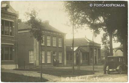ansichtkaart: 's-Gravenmoer, O.L. School