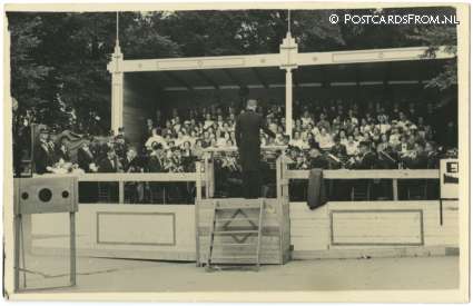 ansichtkaart: Hoorn NH, ? feesten 4 juli '37
