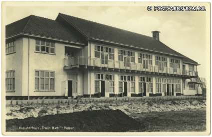 ansichtkaart: Petten, Kleuterhuis 'Trein 8.28'