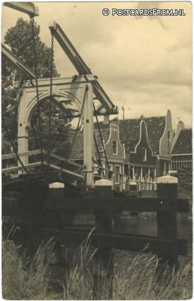 ansichtkaart: Arnhem, N.O.M. Ouderkerk ad Amstel. Zaanse buurt met Dubbele Ophaalbrug