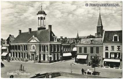 ansichtkaart: Dokkum, Stadhuis