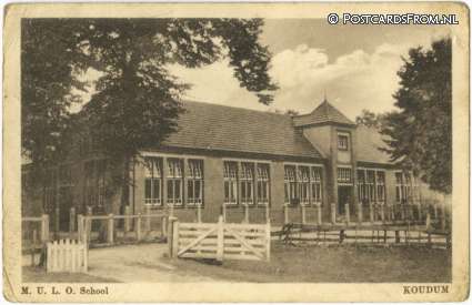 ansichtkaart: Koudum, M.U.L.O. School