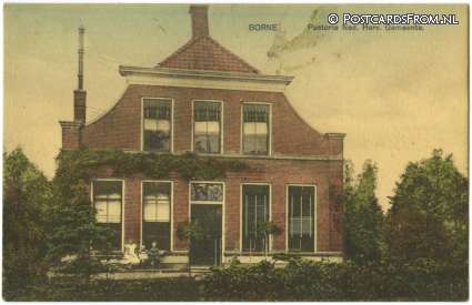 ansichtkaart: Borne, Pastorie Ned. Herv. Gemeente