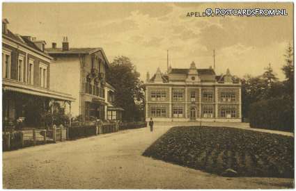 ansichtkaart: Apeldoorn, H.B. School