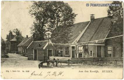 Huizen, Aan den Koedijk ansichtkaart: Huizen, Aan den Koedijk