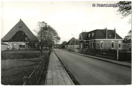 ansichtkaart: Westwoud, Dr. Nuyensstraat
