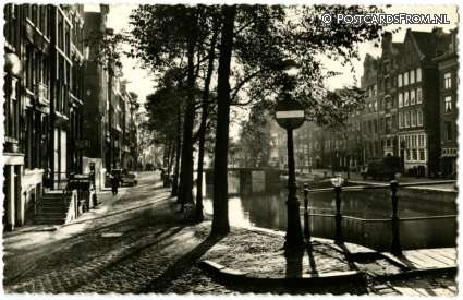 ansichtkaart: Amsterdam, Oud-Amsterdam. O.Z. Voorburgwal
