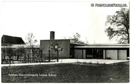 ansichtkaart: Achlum, Gecombineerde Lagere School