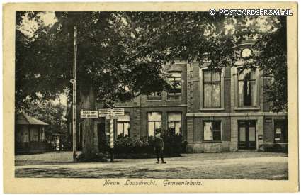 ansichtkaart: Nieuw-Loosdrecht, Gemeentehuis