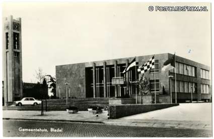 ansichtkaart: Bladel, Gemeentehuis