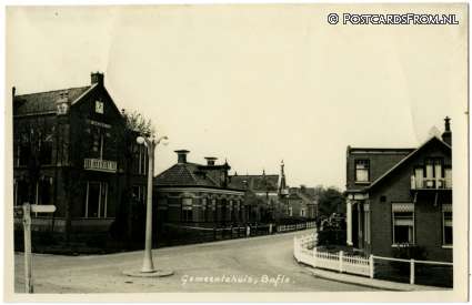 ansichtkaart: Baflo, Gemeentehuis
