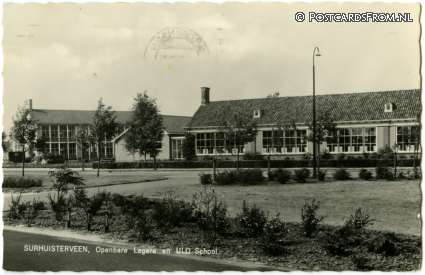 ansichtkaart: Surhuisterveen, Openbare Lagere en ULO School