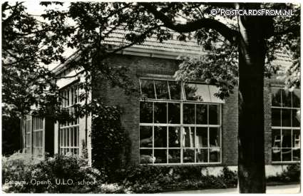 ansichtkaart: Bergum, Openb. U.L.O. School