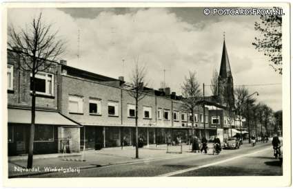 ansichtkaart: Nijverdal, Winkelgalerij