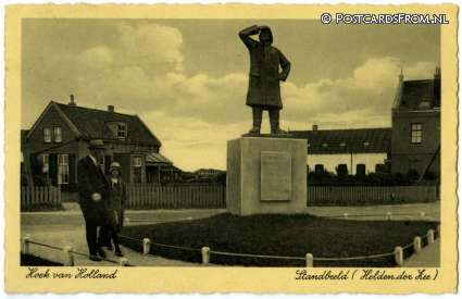 ansichtkaart: Hoek van Holland, Standbeeld. Helden der Zee
