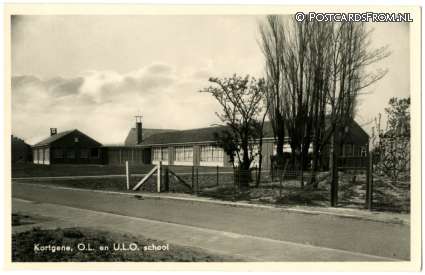 Kortgene, O.L. en U.L.O. school ansichtkaart: Kortgene, O.L. en U.L.O. school