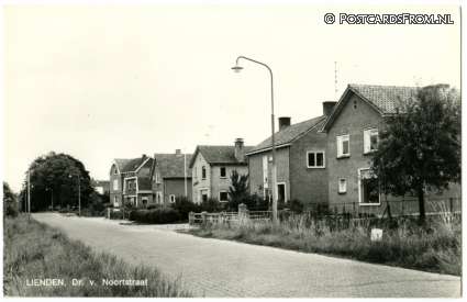 ansichtkaart: Lienden, Dr. v. Noortstraat