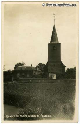 Genderen, Ned. Herv. Kerk en Pastorie ansichtkaart: Genderen, Ned. Herv. Kerk en Pastorie