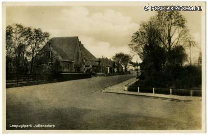 ansichtkaart: Den Helder, Julianadorp. Loopuytpark