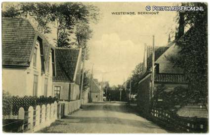ansichtkaart: Berkhout, Westeinde