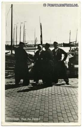 Volendam, Aan de Haven ansichtkaart: Volendam, Aan de Haven