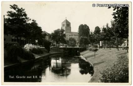 ansichtkaart: Tiel, Gracht met R.K. Kerk